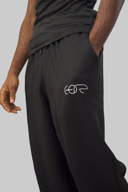 ESSENTIAL SWEATPANTS